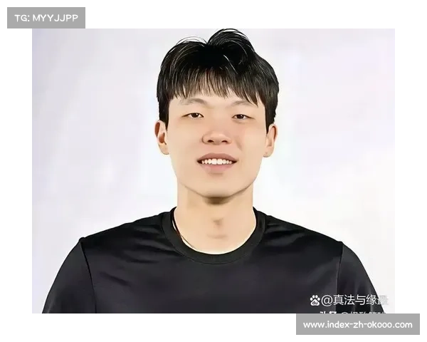 杨翰森单节14分展现全面技能 连中三分大秀梦幻脚步送绝妙助攻 杨翰森单节14分展现全面技能 连中三分大秀梦幻脚步送绝妙助攻